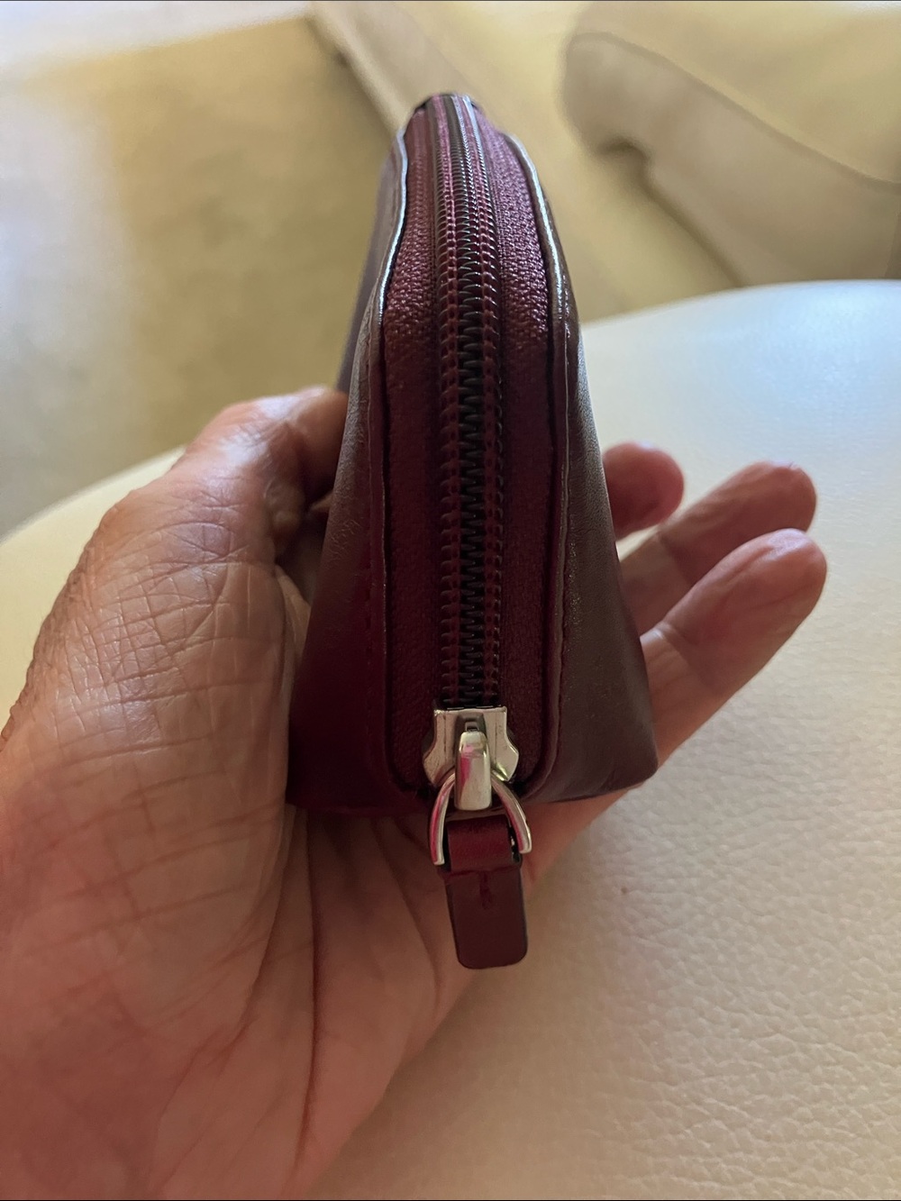 Small maroon, Tumi pouch, change purse, Case! - Picture 3 of 8